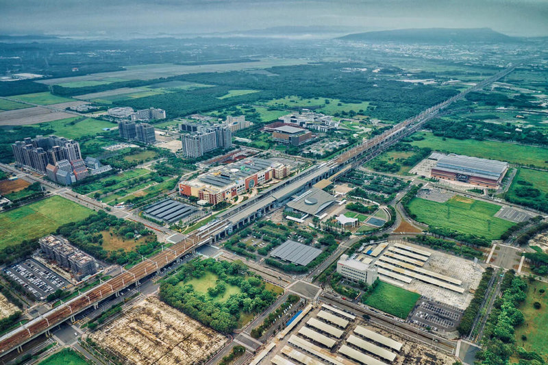 位於台南市歸仁區的成大沙崙醫院18日開工動土，市府並規劃在沙崙打造智慧健康產業聚落。圖為沙崙智慧綠能科學城空拍畫面。（台南市政府提供）中央社記者楊思瑞台南傳真 114年12月18日