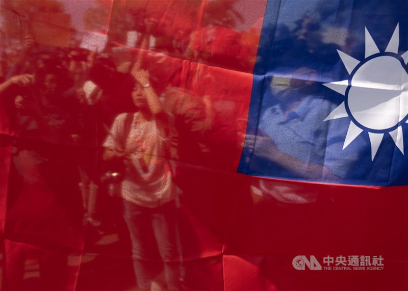 行政院通過國安法等修法草案，國民黨表示，如果連網路上的論述都要被政府控管，這是侵害言論自由。（中央社檔案照片）