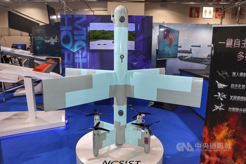 圖為9月國防展無人載具專區展示中科院勁蜂三型反裝甲無人機。（中央社檔案照片）