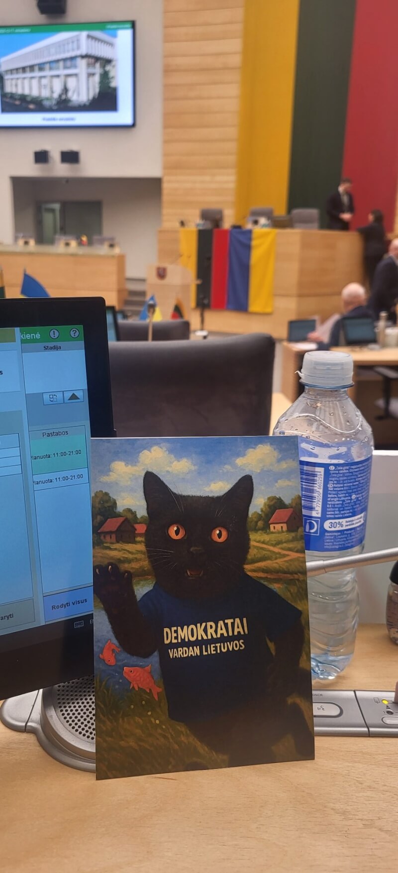 立陶宛國會17日通過諷刺性提案，規定若要提前解職LRT台長，須在「國會議員希林斯基涅（Agnė Širinskienė）的貓」對其表達不信任的情況下才能成立。圖為希林斯基涅在臉書貼出她的貓卡通化後的畫像。（圖取自希林斯基涅臉書facebook.com）