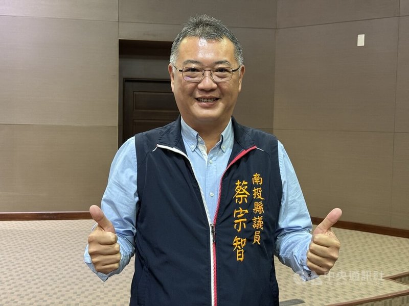 無黨籍南投縣議員蔡宗智(圖)19日宣布參選名間鄉長,蔡宗智表示,未來施政將聚焦科技農業、青年返鄉、長者與兒童社會福利、優化基礎設施等。中央社記者蕭博陽南投縣攝 114年12月19日