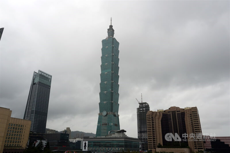 台北市地政局公布115年公告土地現值及公告地價，台北101大樓以公告土地現值換算每坪約698.2萬元，連續13年站上全國地王。（中央社檔案照片）