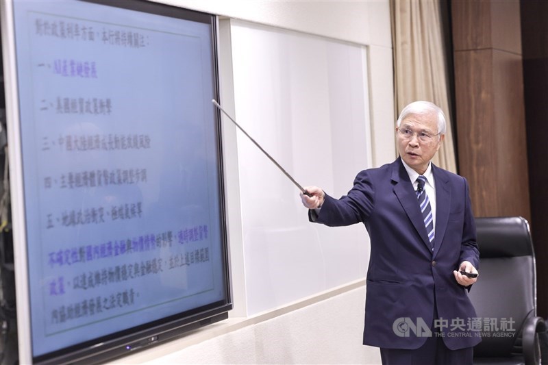 中央銀行總裁楊金龍表示，AI發展對台灣經濟影響很大。中央社記者裴禛攝　114年12月18日