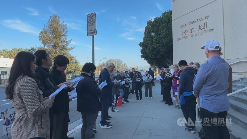 川普政府收緊移民政策,舊金山灣區多個移民倡議團體、勞工團體在國際移民日舉辦集會,合力向外界發聲。中央社記者張欣瑜舊金山攝 114年12月19日