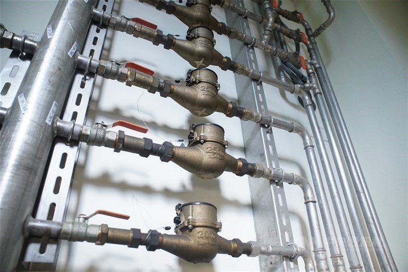 圖為社區大樓水表。（中央社檔案照片）