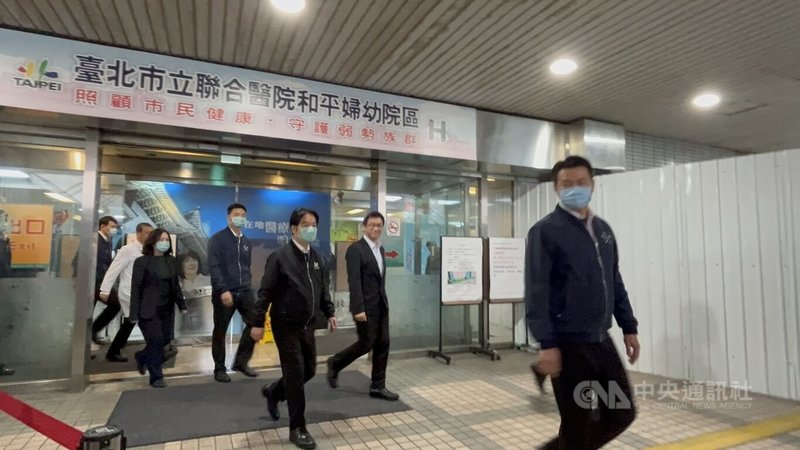 北捷台北車站、中山站周邊19日晚間出現隨機傷人案，總統賴清德20日赴聯合醫院和平院區探視傷者後離開。中央社記者賴于榛攝 114年12月20日