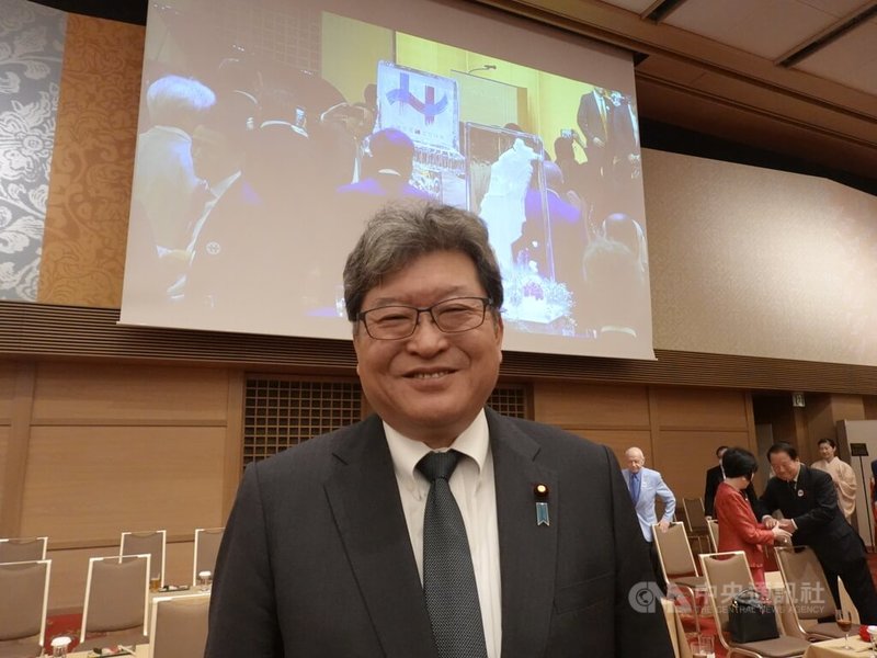 日本眾議員、自民黨幹事長代行萩生田光一正在台灣訪問，但是日中友好議員聯盟今年顯然難以訪問中國，日媒報導，日本議員與台灣、中國的互動差異日益明顯。圖為萩生田光一10月9日出席台灣駐日代表處於東京舉辦的國慶酒會。中央社記者戴雅真東京攝 114年12月22日