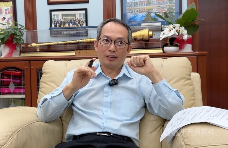 馬來西亞檳城有「東方矽谷」美譽，逾50年發展成為大馬半導體產業基地。檳城立法議會議長劉子健告訴中央社，封裝與測試是檳城的強項，設計部分則占小比例，中後段成熟後，就應「往前延伸」。中央社記者吳昇鴻檳城攝 114年12月22日