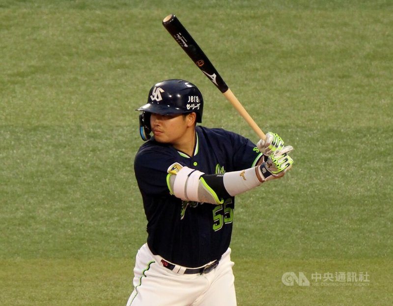 芝加哥白襪21日宣布與透過入札制度挑戰美國職棒大聯盟MLB的日本強打村上宗隆簽下2年3400萬美元合約，背號5號。圖為村上2023年日職出賽。中央社記者陳亦偉攝 114年12月22日