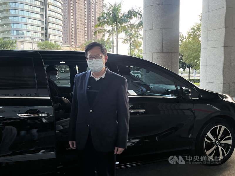 前桃園市長鄭文燦（前）涉華亞科技園區土地開發貪污案，桃園地方法院23日開準備程序庭，勘驗證人筆錄。鄭文燦認為案中證人的證詞可信度有疑義。中央社記者葉臻攝　114年12月23日