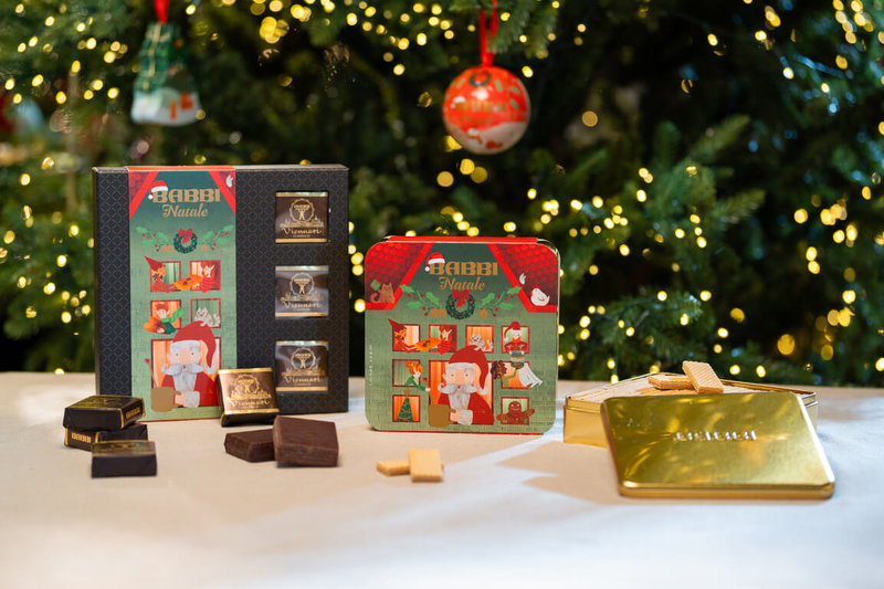 義大利頂級餅乾BABBI今年宣布，找知名插畫家瓦洛多（Chiara Varotto）推出耶誕限量版鐵盒、吊飾球，標榜禮盒吃完還有收藏價值。（BABBI提供）中央社記者黃雅詩羅馬傳真　114年12月23日