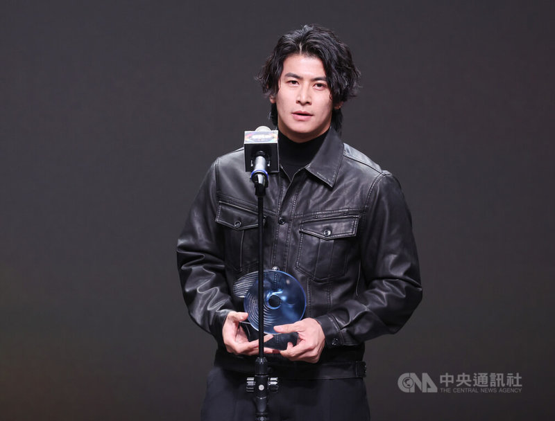 114年體育運動精英獎24日在台北舉行頒獎典禮,2024年世界12強棒球賽台灣隊隊長陳傑憲(圖)拿下本屆得最佳男運動員獎,他致詞時特別感謝隊友力挺,讓自己有機會得獎。中央社記者張新偉攝 114年12月24日