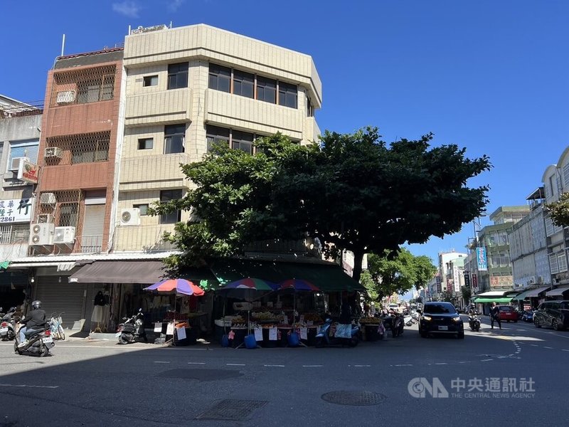 115年台東土地現值和公告地價日前經過評議通過，台東市正氣路和光明路口現值每坪逾新台幣67萬元，蟬聯「地王」。中央社記者盧太城台東攝　114年12月24日