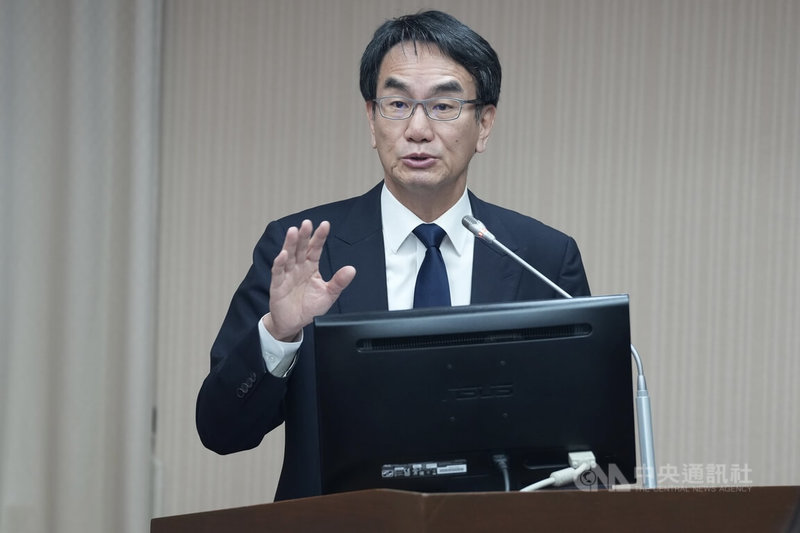 數發部長林宜敬24日列席立法院交通委員會，就「社群平台打詐成效」進行專題報告並備質詢。中央社記者徐肇昌攝　114年12月24日