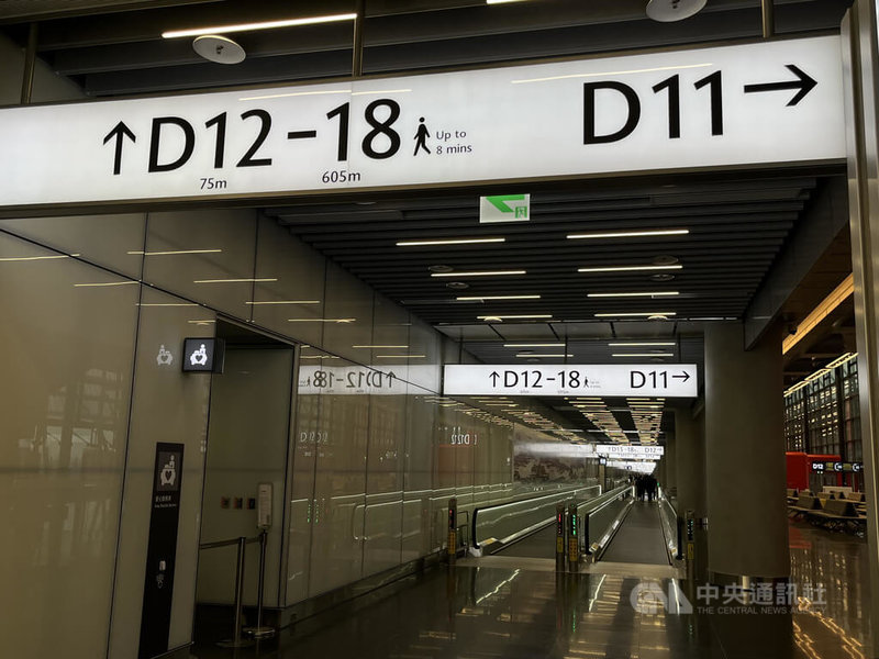 桃園國際機場第三航廈北登機廊廳1日起試營運，25日舉行啟用典禮，航廈整體動線流暢、設計新穎亮麗。中央社記者葉臻攝　114年12月25日