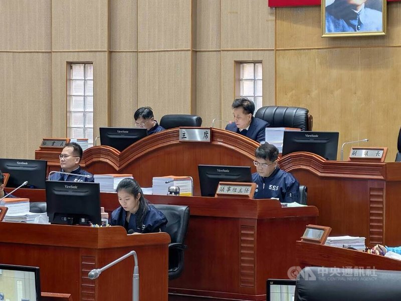 金門縣議會26日定期會審議議員、縣府提案，並進行議案讀會，審議多項縣府新增提案。中央社記者吳玟嶸攝　114年12月26日