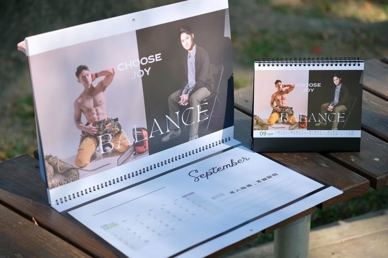 為展現消防人員專業形象與陽光正能量，屏東縣消防局首度推出形象月曆，26日發表，拍攝主題為「平衡」，結合「專業救災」、「生活日常」2大元素。（屏東縣消防局提供）中央社記者黃郁菁傳真　114年12月26日