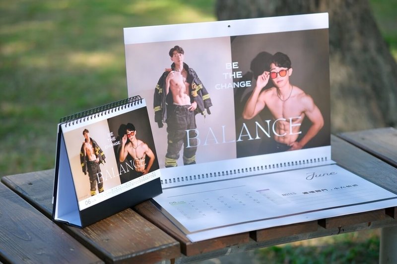 屏東縣消防局首度推出消防形象月曆，並舉辦網路抽獎活動，期盼藉由月曆拉近消防與民眾之間距離，也希望社會大眾一同支持消防、關注公益。（屏東縣消防局提供）中央社記者黃郁菁傳真　114年12月26日