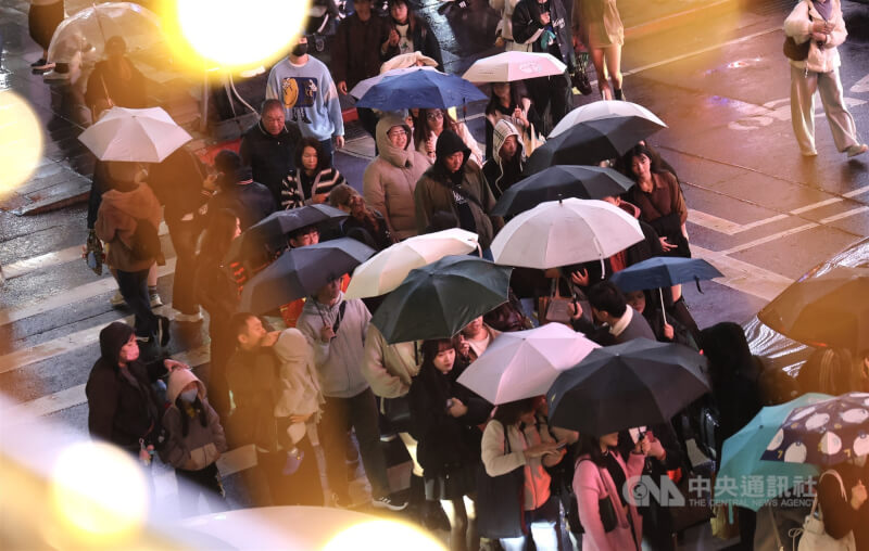 圖為台北信義商圈。（中央社檔案照片）