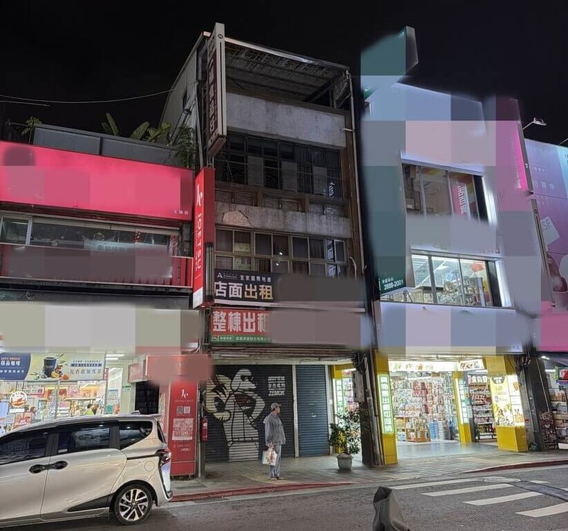 台北市議員林延鳳提及市府重新新裝潢士林市場地下美食街，卻未提升士林夜市排名，連附近店面空置率也高，要求跨局處並結合民間推振興夜市專案。市場處表示，明年1月召集相關局處研商。圖為士林夜市街景現況。（林延鳳議員辦公室提供）中央社記者劉建邦傳真　114年12月27日