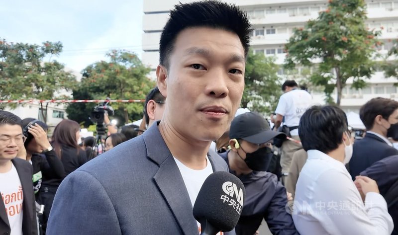 泰國民調支持度目前領先的人民黨主席納塔彭表示，人民黨競選主要訴求是改革政府效率及官僚問題，並希望透過數位工具改善。中央社記者李宗憲曼谷攝　114年12月28日