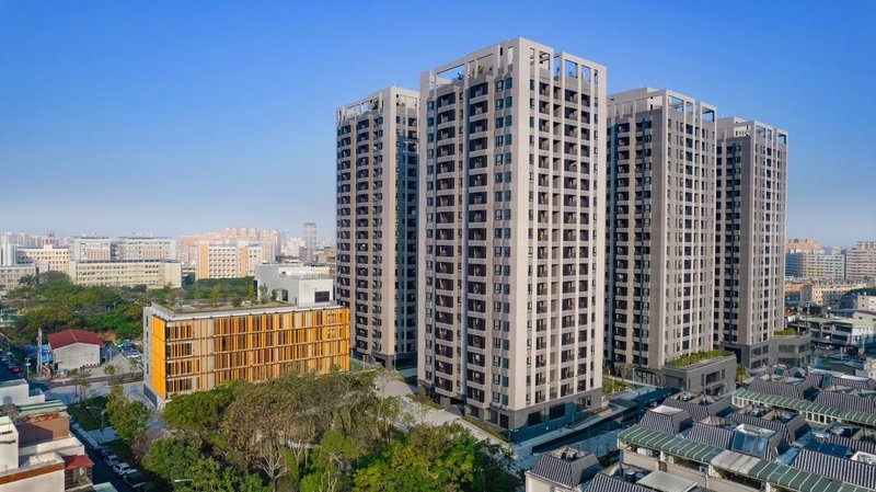 桃園市的中壢一號社宅3月取得建築能效1⁺級認證，是桃園市首座取得的公有建築，更獲得內政部建築研究所「2025近零碳建築卓越獎」肯定，展現市府在公共建設推動高能效、低碳建築與智慧管理的具體成果。（桃園市政府住宅及都市更新中心提供）中央社記者吳睿騏桃園傳真　114年12月28日