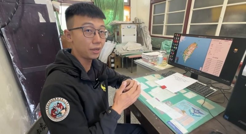 屏東竹田鄉履豐村青年邱建鈞（圖），水電專長結合科技，架設地震廣播系統，讓村民能提早預警避難。（民眾提供）中央社記者李卉婷傳真　114年12月28日