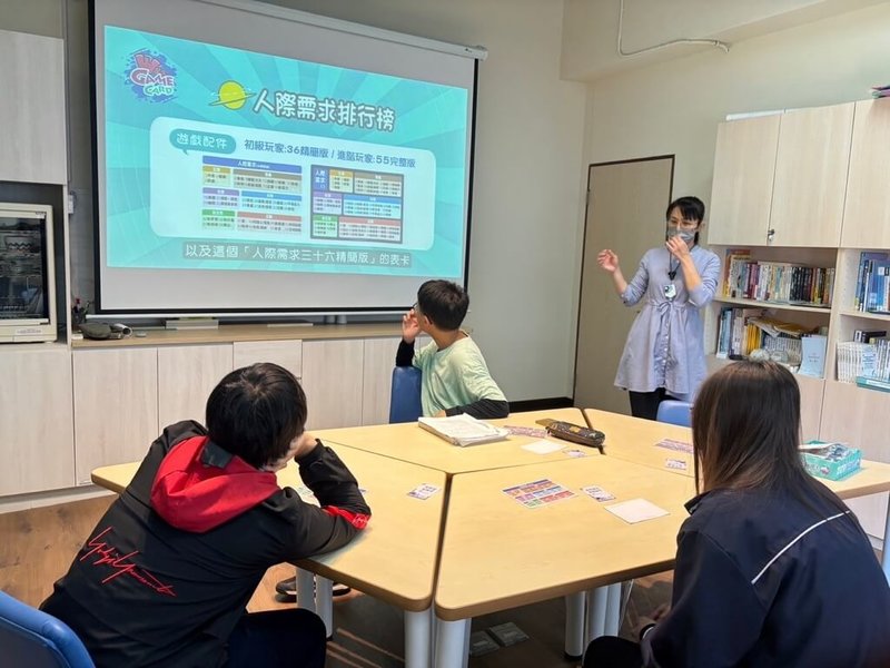 為減輕全國身心障礙學生鑑定評估人員的工作負擔，教育部114學年預估補助新台幣1.4億元，全國鑑定評估人力也將提升至9411名。圖為資源班授課情形。（教育部提供）中央社記者許秩維傳真　114年12月29日