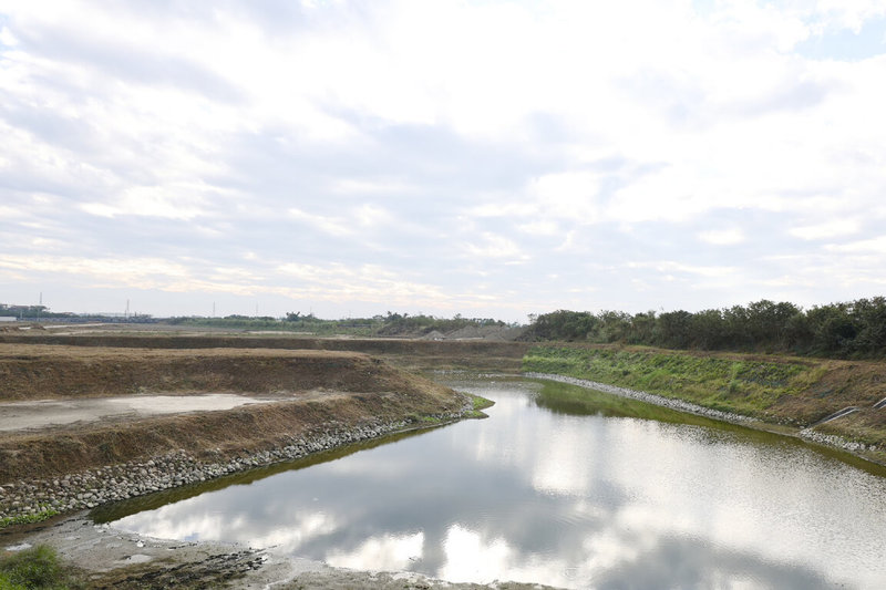 台南市政府獲經濟部水利署補助，推動柳營區八老爺滯洪池新建工程，擴增原有滯洪池並擴充抽水站，可改善周邊地區遇雨易淹情形。（台南市政府提供）中央社記者楊思瑞傳真　114年12月29日