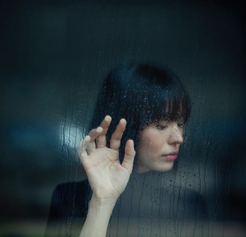 牛耳藝術預告2026年節目，將邀請Apple Music 2025古典樂年度專輯德日混血鋼琴家愛麗絲．紗良．奧特（Alice Sara Ott）（圖）訪台演出。（牛耳提供）  中央社記者趙靜瑜傳真　114年12月29日