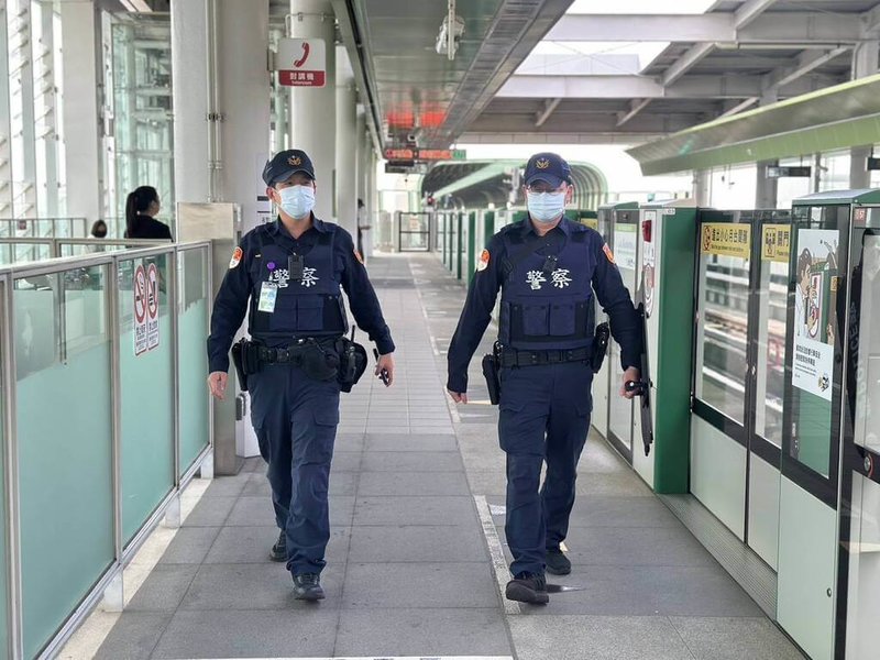 台中跨年晚會31日晚間將在水湳中央公園登場，預估吸引數十萬人到場，警方出動員警在大眾運輸系統據點加強維安部署。（警方提供）中央社記者郝雪卿傳真  114年12月31日