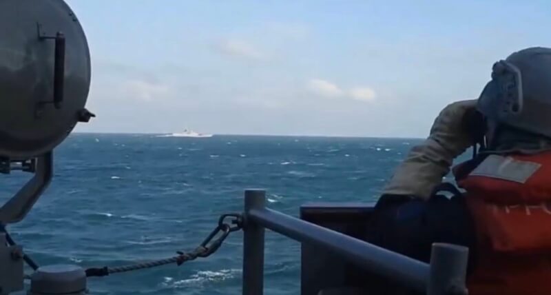 中共29日宣布對台軍演，國防部披露海軍田單軍艦監控共艦畫面。（國防部提供）