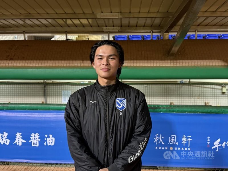 114學年度大專棒球聯賽（公開一級）台北市大2日在8強複賽與台灣體大交手，台北市大胡振利（圖）順利開轟，率隊以6比2搶勝。中央社記者謝靜雯攝　115年1月2日