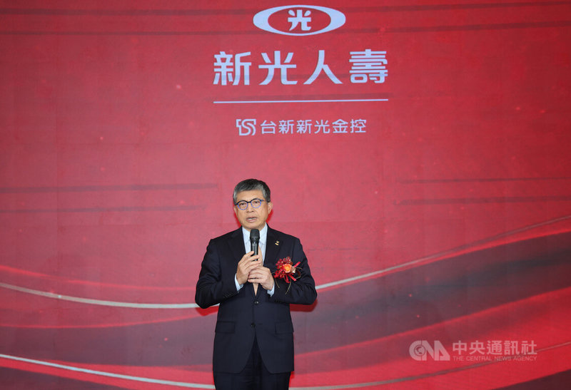 新光人壽、台新人壽正式合併，2日下午在台北舉行合併慶祝茶會，新壽總經理黃敏義（圖）向與會來賓介紹合併後經營團隊。中央社記者張新偉攝　115年1月2日