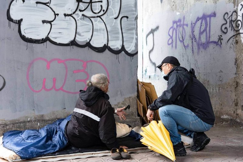 因應強烈大陸冷氣團，可能攝氏10度以下低溫，台北市政府社會局2日說，已啟動避寒服務，將加強訪視、宣導可入住臨時避寒所，確保列冊約400名街友基本生活安全。（社會局提供）中央社記者陳昱婷傳真 115年1月2日