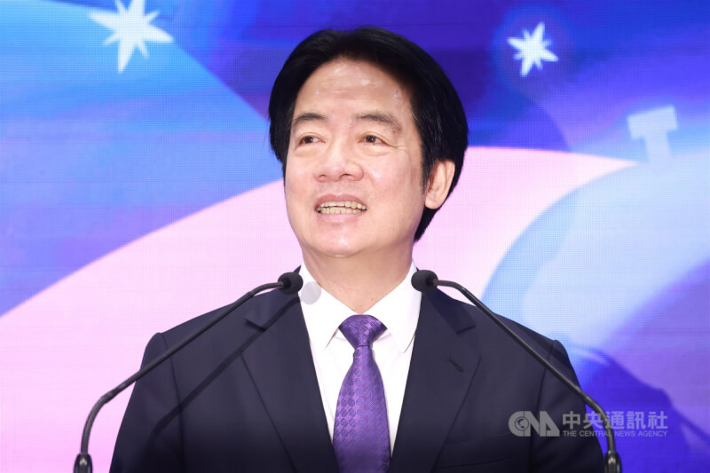 總統賴清德1日在總統府內發表2026新年談話，感謝全體國人面對挑戰時展現的團結與韌性，讓台灣在變動中穩健前行。中央社記者趙世勳攝 115年1月1日