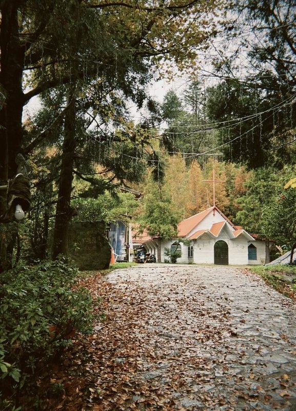 新竹縣尖石鄉司馬庫斯教堂因結構老化，部落決定原地重建。長老優繞依將2日表示，教堂是由族人徒手伐木興建，陪伴部落近30年，拆除雖令人不捨，但新教堂也會延續部落信仰與記憶。（優繞依將提供）中央社記者郭宣彣傳真 115年1月2日