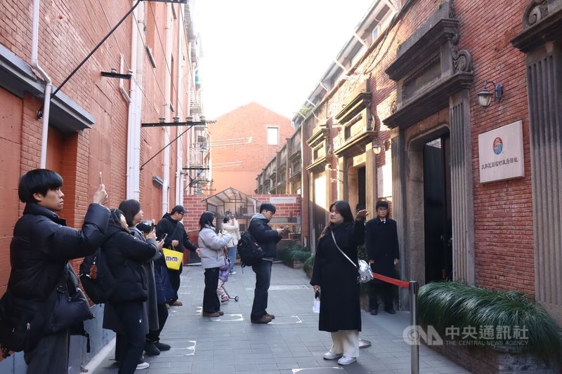 位於上海的大韓民國臨時政府舊址，有許多韓國遊客前來參觀。大韓民國臨時政府於1919年4月13日在上海成立，幾經遷移，最終於1926年7月遷入了上海市馬當路現在的地址。2026年為該址設立100週年。中央社記者張淑伶上海攝　115年1月3日