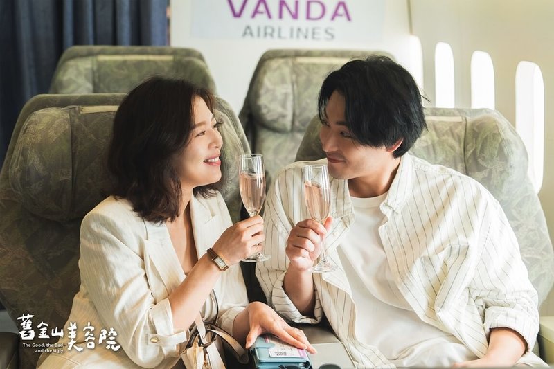 劇集「舊金山美容院」即將迎來結局，演員劉品言（左）、連晨翔（右）因戲結緣，當上新手爸媽，劉品言表示，演出此劇讓自己重新感受到日常的重量，「日常怎麼過、跟誰過，才是不虛度」。（TVBS提供）中央社記者洪素津傳真　115年1月4日