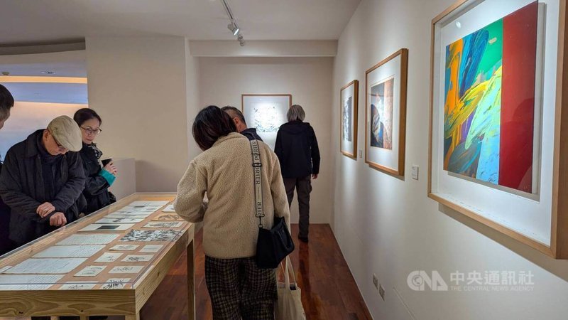 藝術家曲德義追思展將在關渡美術館舉行，展出其生前筆記、作品，也另設有留言本，讓民眾留下想說的話，展期為1月6日至6月14日。中央社記者王寶兒攝　114年1月4日