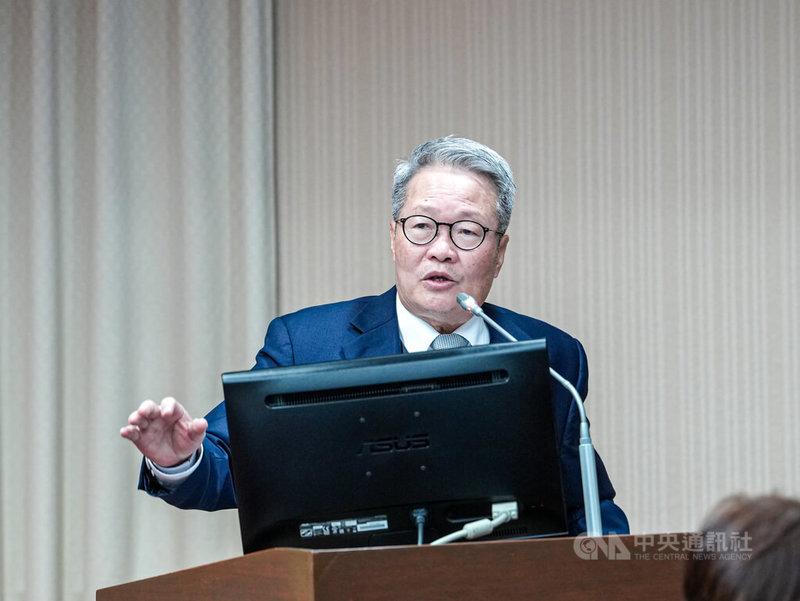 行政院公共工程委員會主委陳金德（圖）5日列席立法院交通委員會就「公告修正『政府採購法』，以求精進政府採購效率、提高重大工程進度品質、堵絕惡質廠商投標可能」進行專題報告，並備詢。中央社記者鄭清元攝　115年1月5日