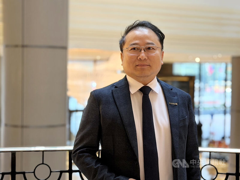 疫精準新藥研發廠商安立璽榮-KY將於13日登錄興櫃，參考價35元，董事長陳泓愷（圖）6日表示，目前擁有阿茲海默症新藥與白斑症新藥兩大處於臨床二期的重要產品。中央社記者何秀玲攝　115年1月6日