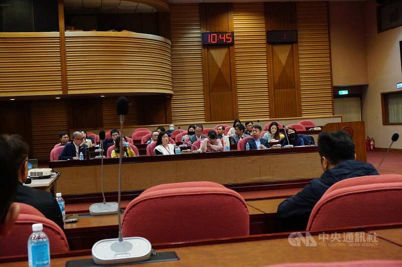 輝達（NVIDIA）即將進駐北士科，台北市議員6日在議會召開北士科交通及發展規劃說明案協調會，與會業者代表提到目前現況交通不便、生活機能差，呼籲市府提前規劃交通路網；交通局允諾研議。中央社記者劉建邦攝　115年1月6日