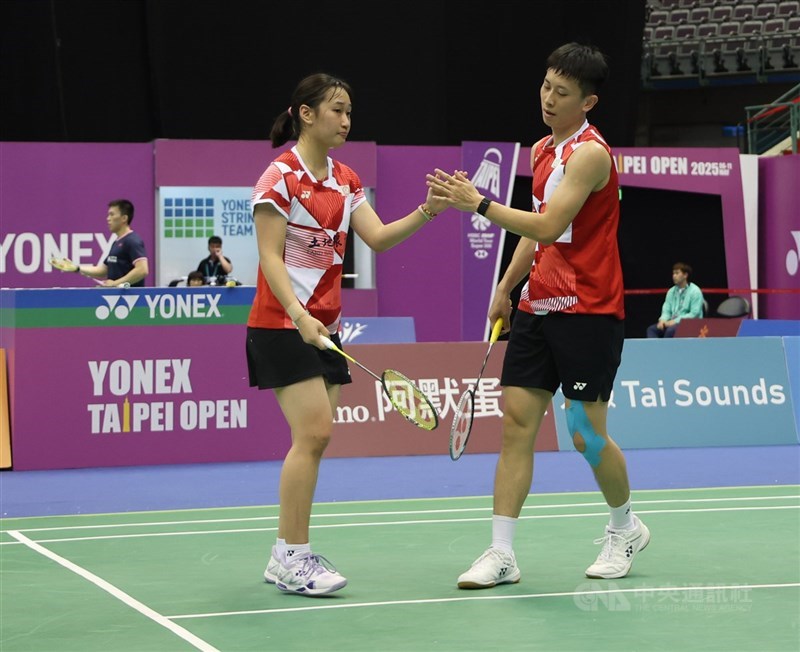 台灣羽球混雙組合陳政寬、許尹鏸新年開紅盤。（中央社檔案照片）