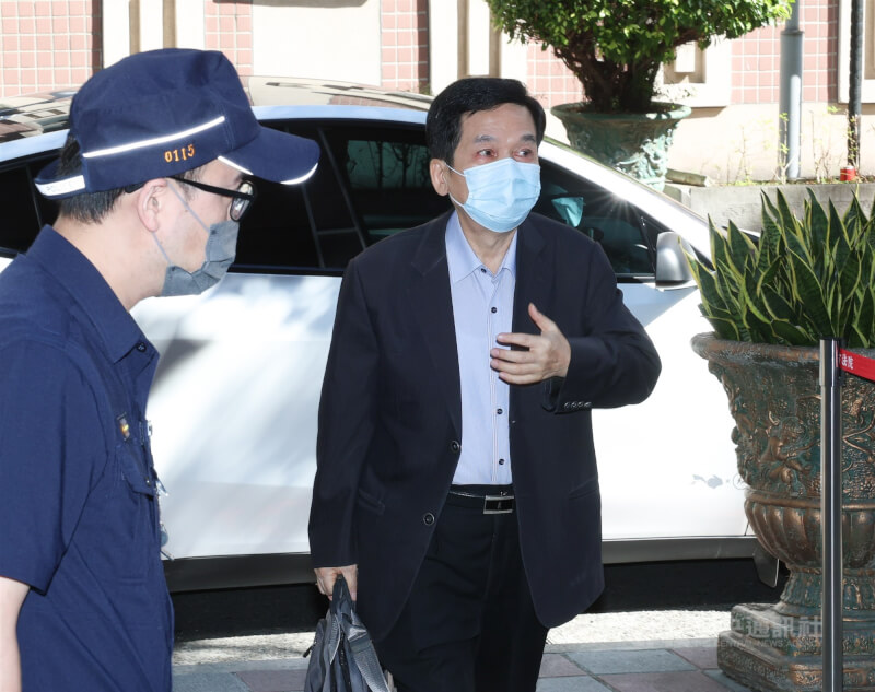 前台北市都發局長黃景茂（右）。（中央社檔案照片）