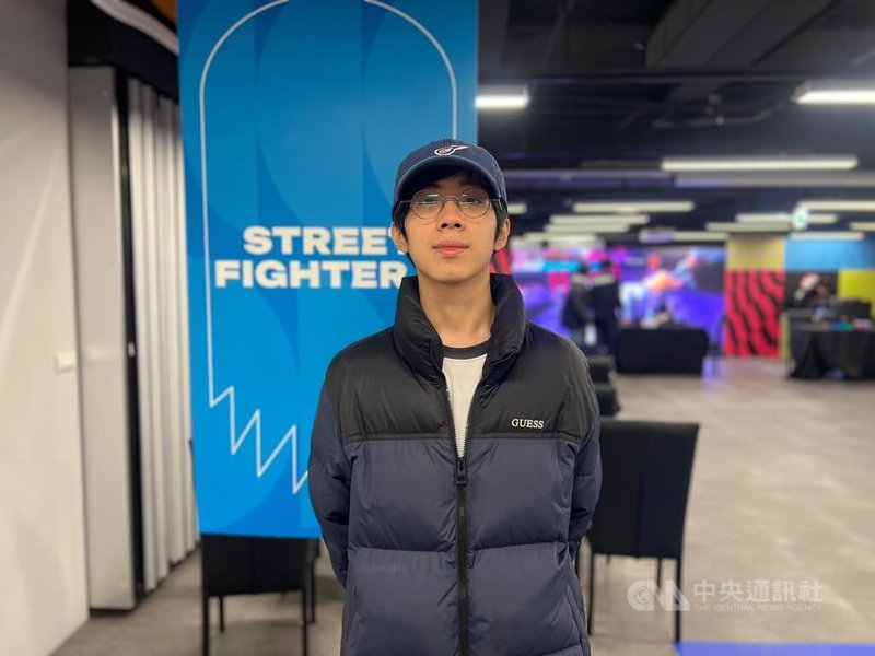 第1屆大專智能運動會7日正式落幕，台灣電競新星Ugang（陳又綱）（圖）在「快打旋風6」展現超群宰制力，決賽以3比0完封對手奪冠。中央社記者陳容琛攝　115年1月7日