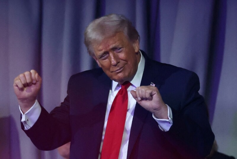 美國總統川普跳舞畫面。（路透社）