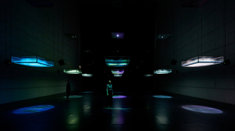 台北市立美術館預計在10月31日起推出「坂本龍一觀音.聽時」展，圖為坂本龍一與高谷史郎作品「生命–流動、無形、無聲...」於2024年東京都現代美術館展覽現場。（北美館提供）中央社記者王寶兒傳真　115年1月7日