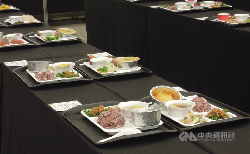 台北市推動國中小學校午餐全面免費，最快9月上路。（中央社檔案照片）