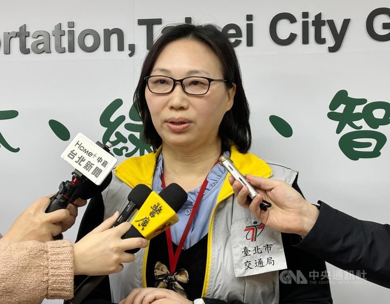 台北市交通事件裁決所案件管理課長吳素禎8日表示，使用假車牌加重處分新制上路3個月後，違規件數明顯降低。中央社記者陳昱婷攝　115年1月8日